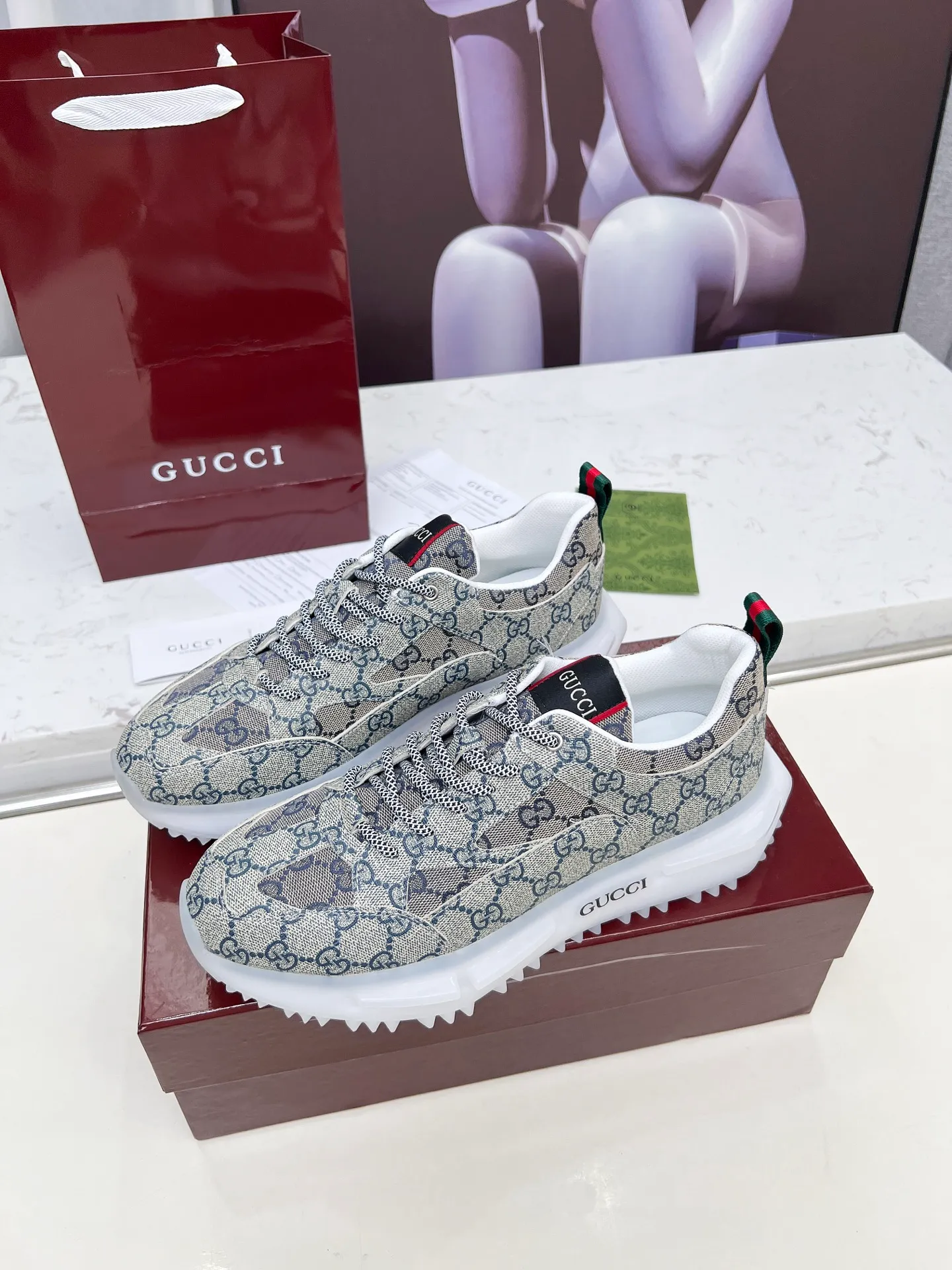 Factory direct sales p560🐘🐘women's shoes women's clothing ❤️‍🔥❤️‍🔥❤️‍🔥Gucci series 2.0 sports shoes are made with heavy investment❤️‍🔥❤️‍🔥❤️‍🔥Renewed interpretation of the brand's iconic striped webbing elements😍😍When retro genes collide with futuristic design🎊🎊This new pair of Gucci shoes directly reaches the trend threshold💥 ✔️Caron color contrast + classic stripes, GG reflective piping, visual impact, and comes with high-light filter when out on the street ✔️Multi-layer structure of different materials, mesh breathability, leather shaping, outsole EVA foam and TPU combination😍😍😍Fashion and practicality online ✔️Details of double G midsole + iconic double G lock shoelaces, retro DNA is crazy and restless, and every step is based on the trendy aesthetic❤️❤���❤️❤️ Matching code: male 39-44